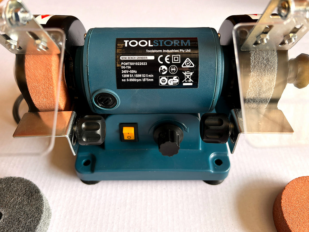 Bench Grinder Var.Speed,W/2 Grinding & 2 Polishing Disc & Flexible Shaft &10 Acc