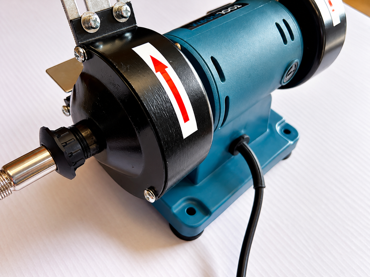 Bench Grinder Var.Speed,W/2 Grinding & 2 Polishing Disc & Flexible Shaft &10 Acc